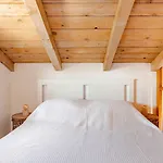 Dalmatian Countryside - Heated Pool & Jacuzzi בית נופש
