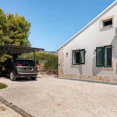 Dalmatian Countryside - Heated Pool & Jacuzzi *