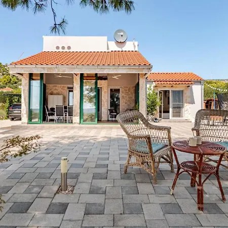 Dalmatian Countryside - Heated Pool & Jacuzzi