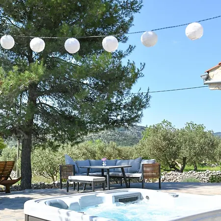 Dalmatian Countryside - Heated Pool & Jacuzzi Casa vacanze *