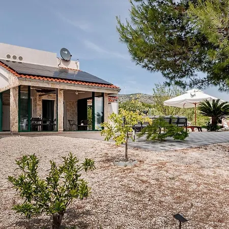 Dalmatian Countryside - Heated Pool & Jacuzzi Vrsine
