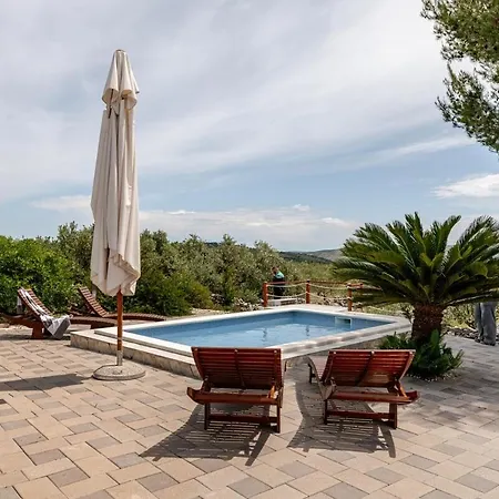 Dalmatian Countryside - Heated Pool & Jacuzzi *