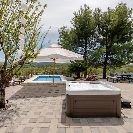 Dalmatian Countryside - Heated Pool & Jacuzzi Vrsine