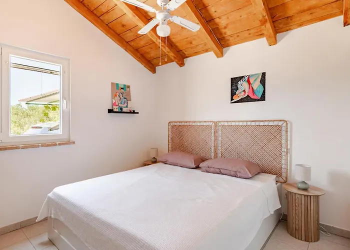 Vakantiehuis Dalmatian Countryside - Heated Pool & Jacuzzi