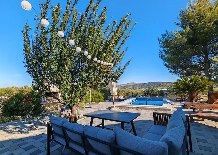 Dalmatian Countryside - Heated Pool & Jacuzzi Vrsine
